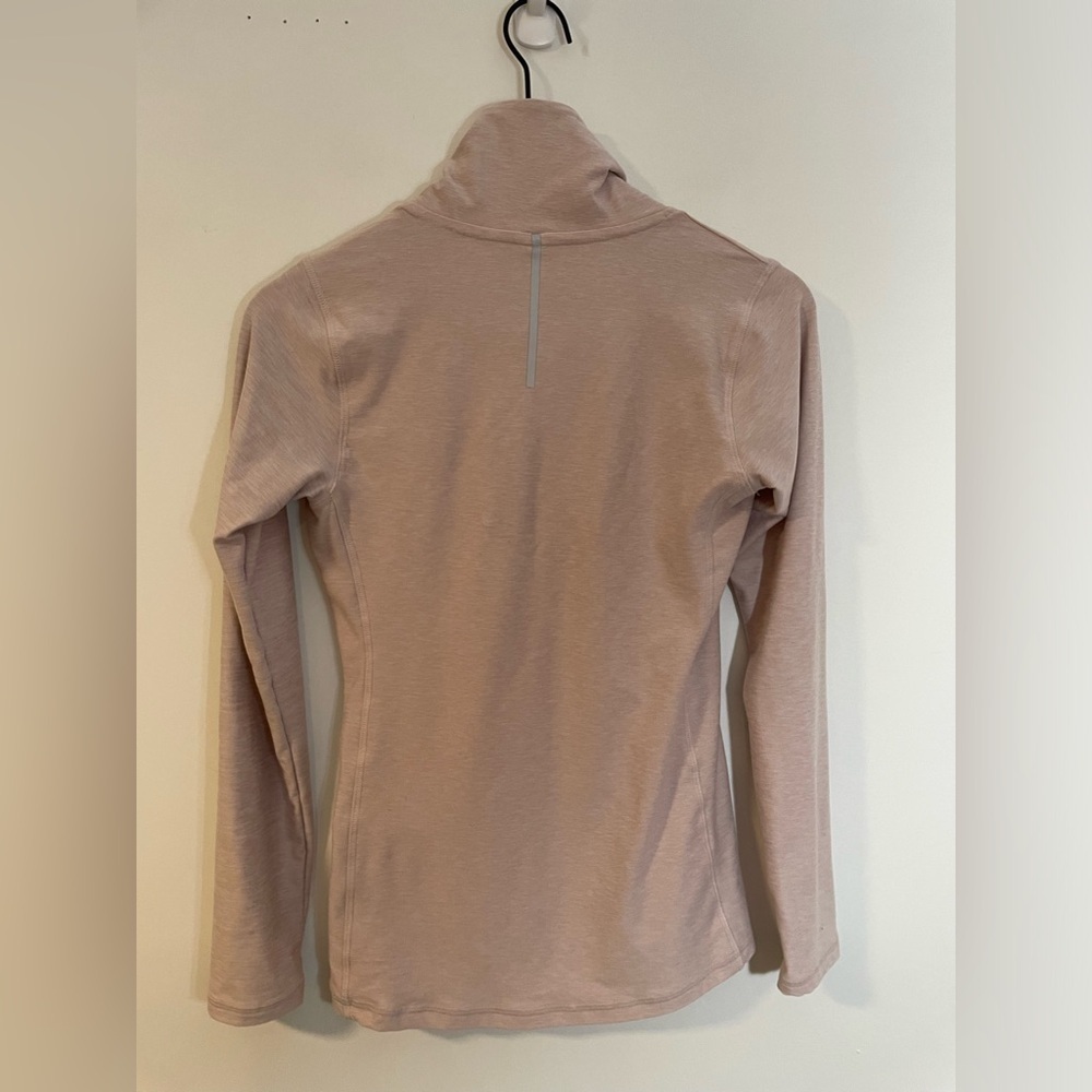 New Balance long Sleeve Athletic Performance Athleisure Top Soft Pink Size Small - Picture 6 of 10